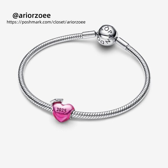 Pandora Graduation 2025 Heart Charm - Picture 3 of 6